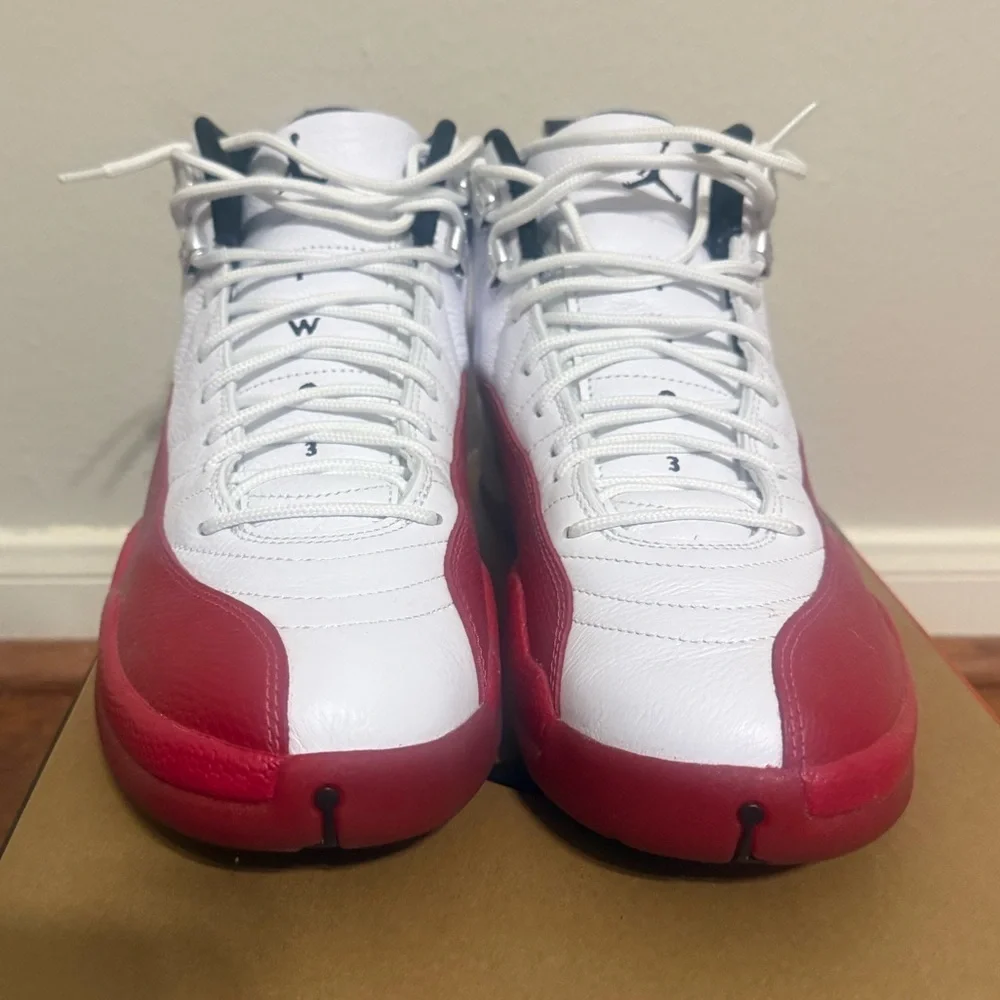 Air Jordan Cherry CT8013-116 Like New With Box - Size 11